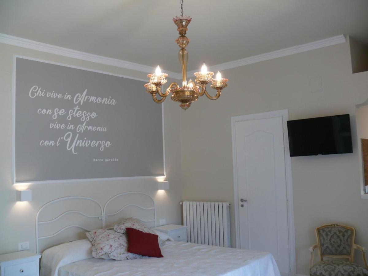 Bed and Breakfast Chez Tata' - Sce Tata Rossano Stazione Exterior foto