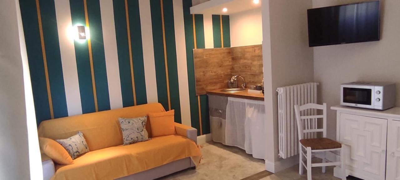 Bed and Breakfast Chez Tata' - Sce Tata Rossano Stazione Exterior foto