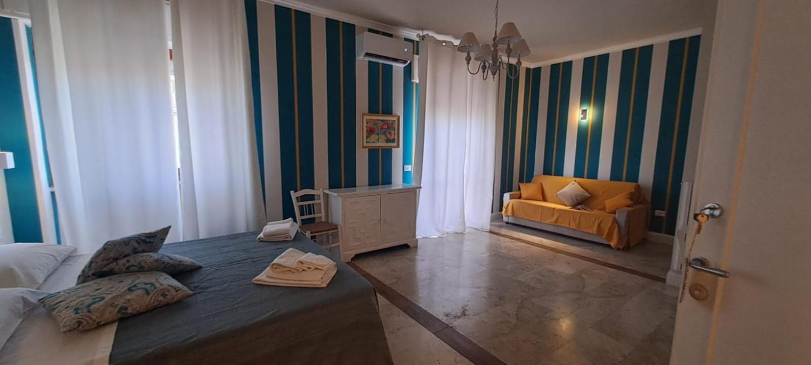 Bed and Breakfast Chez Tata' - Sce Tata Rossano Stazione Exterior foto