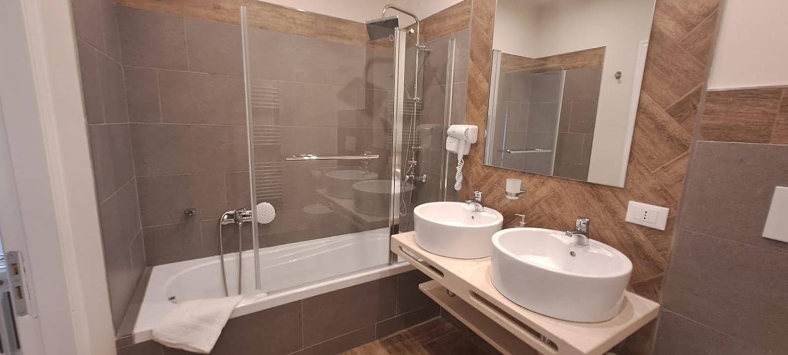 Bed and Breakfast Chez Tata' - Sce Tata Rossano Stazione Exterior foto