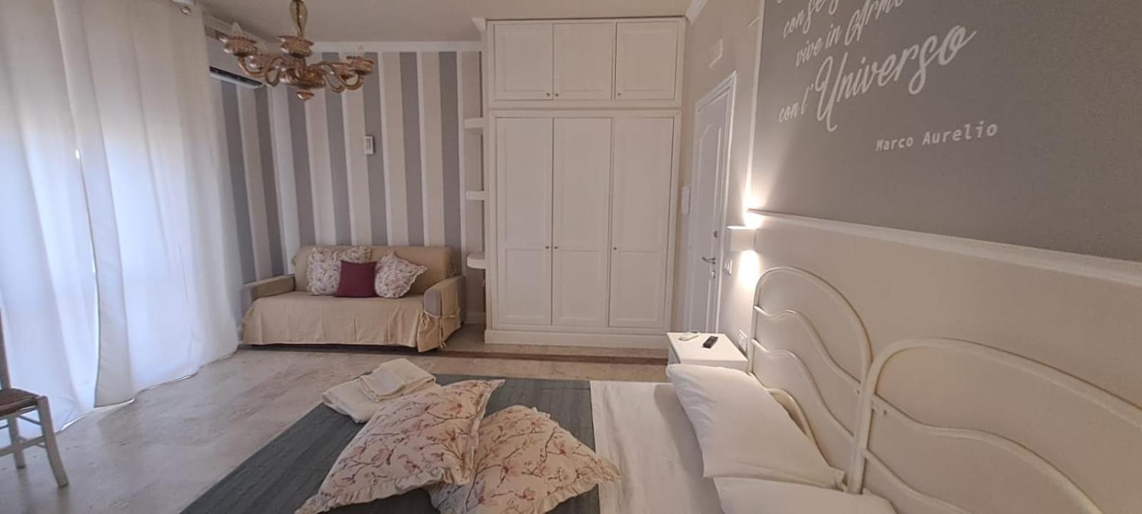 Bed and Breakfast Chez Tata' - Sce Tata Rossano Stazione Exterior foto